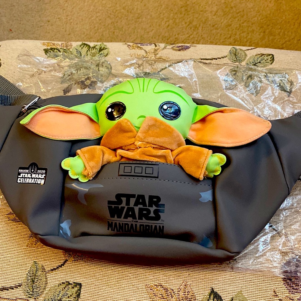 Star Wars Celebration Mandalorian Belt Bag
